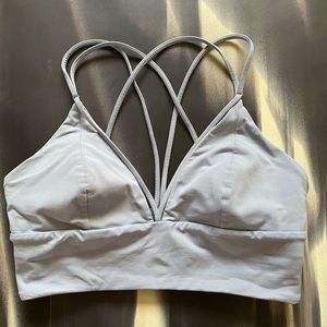 Great condition only worn a few times! Has removable pads